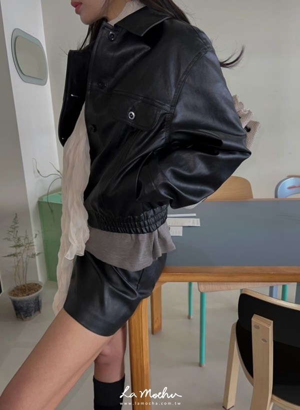 下擺縮口排扣皮革外套